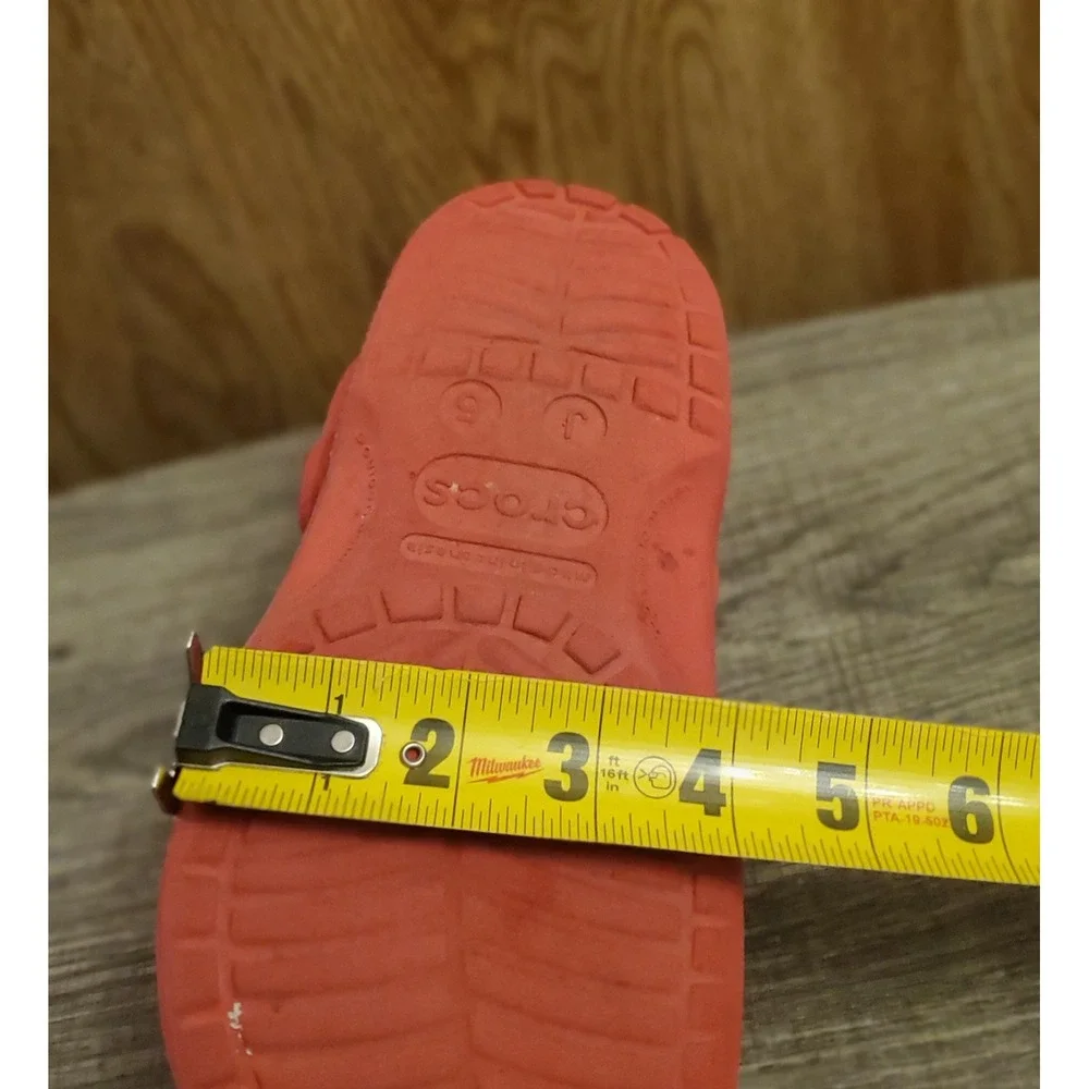 Crocs Classic Slip On Clogs‎ Youth Size J5 Red